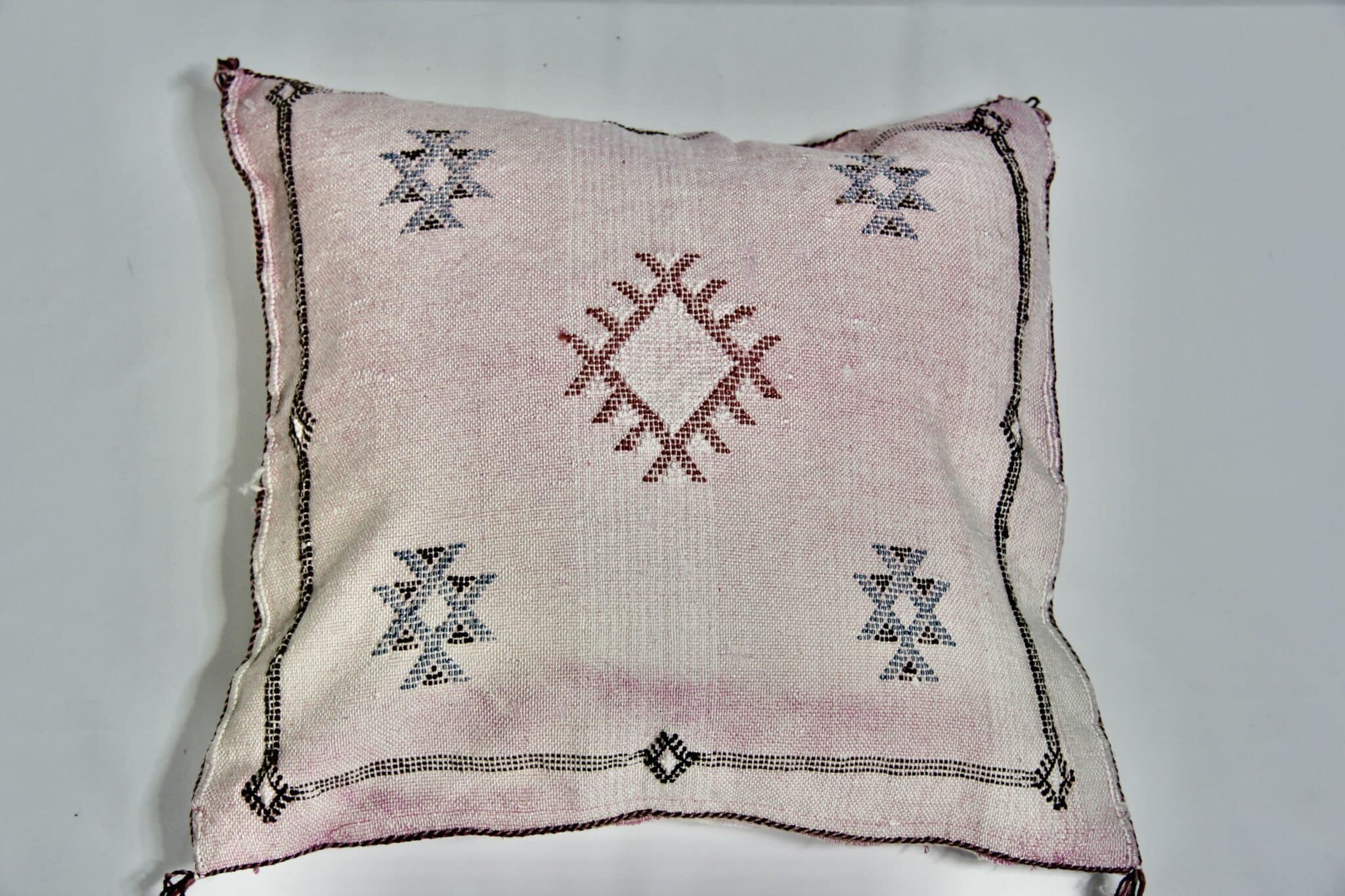 Pudebetræk SABRA, støvet lyserød 1 Pudebetræk SABRA, støvet lyserød