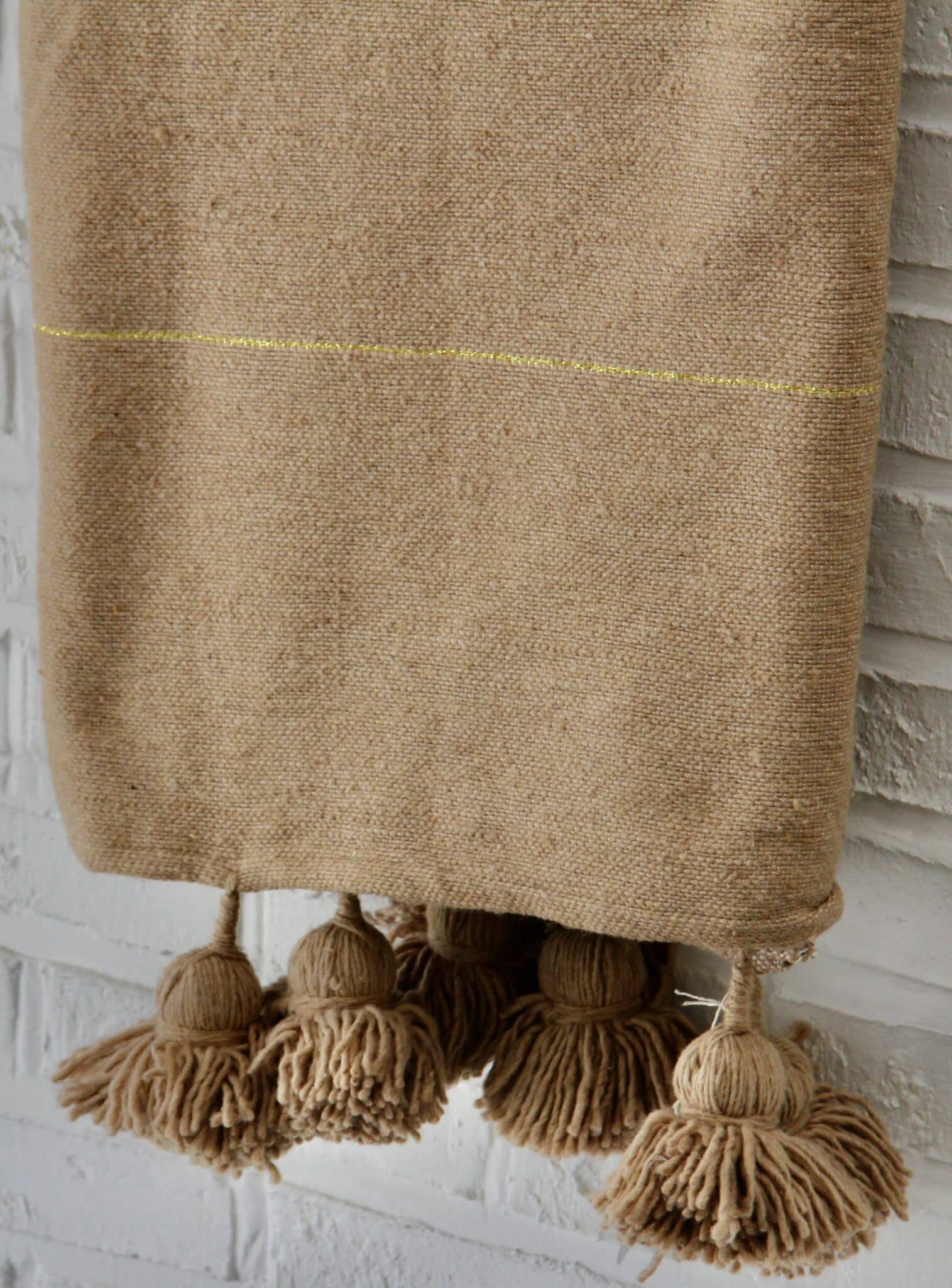 Marokkansk pom pom tæppe - mørk sand 220 x 265 cm 3 Marokkansk pom pom tæppe - mørk sand 220 x 265 cm - Image 3